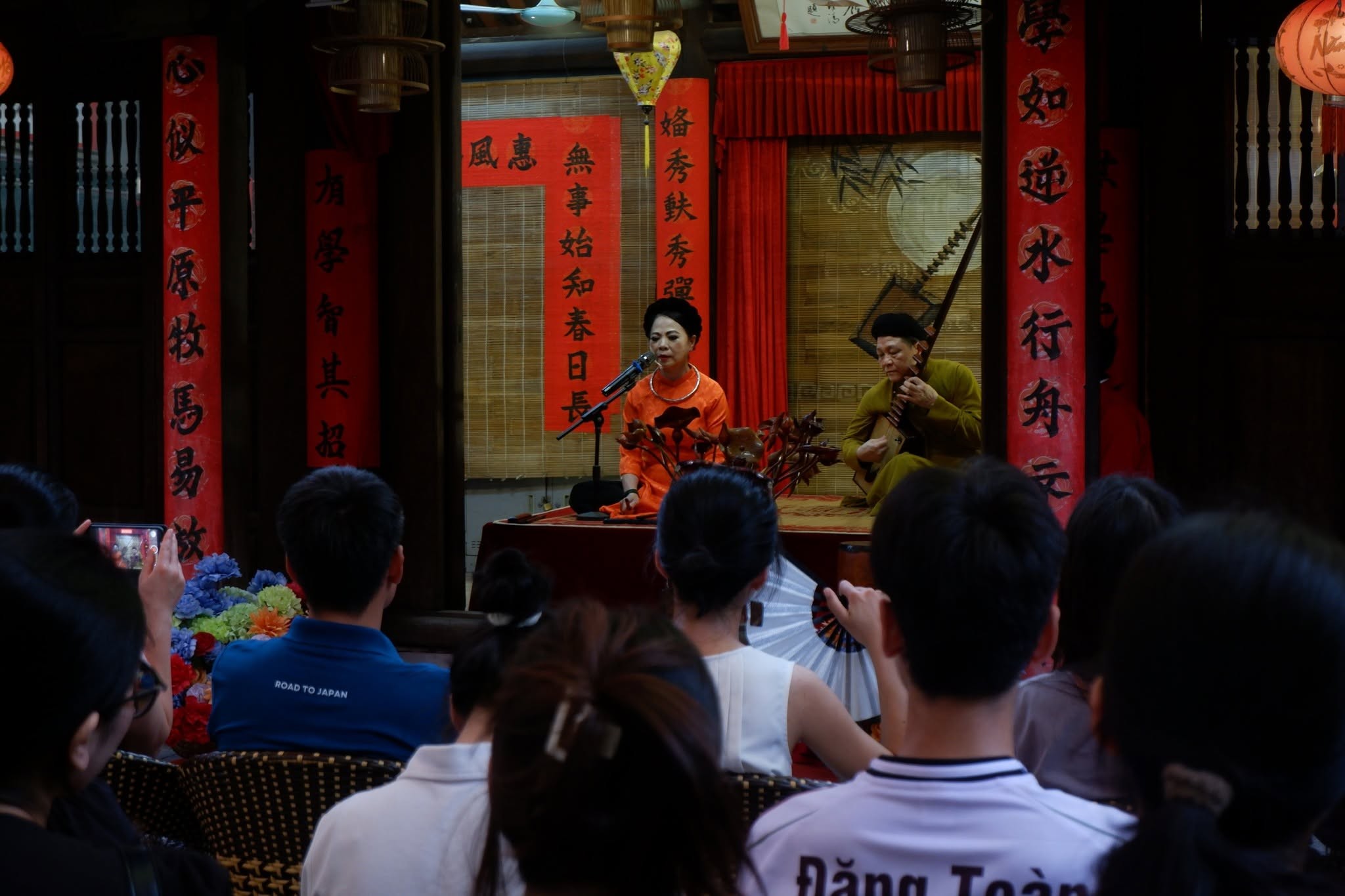 anh-1-khi-di-san-tim-thay-tieng-noi-chung-voi-lop-tre-anh-phuong-anh-1781600723.jpg