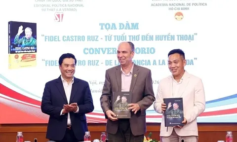 Khám phá ấn phẩm Fidel Castro Ruz - Cuba trong trái tim nhân dân Việt Nam của tác giả Vương Xuân Nguyên