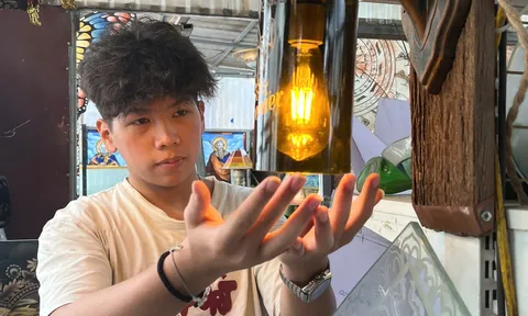 ĐÔI ĐÈN “TÌNH BẠN TUỔI HỌC TRÒ”