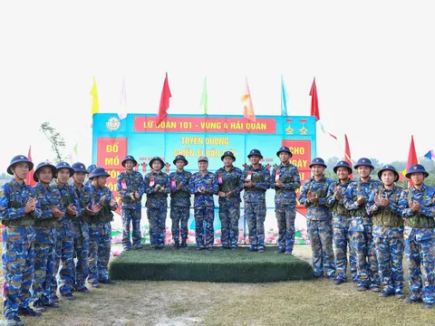 Những “tiếng nổ” đầu tiên trong đời quân ngũ
