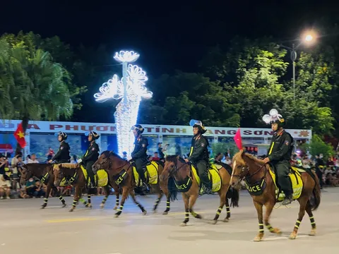 Mãn nhãn màn diễu hành Kỵ binh và Quân nhạc lần đầu xuất hiện tại Lạng Sơn